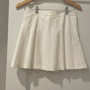 Aritzia White Pleated Tennis Skirt. New with Tags.